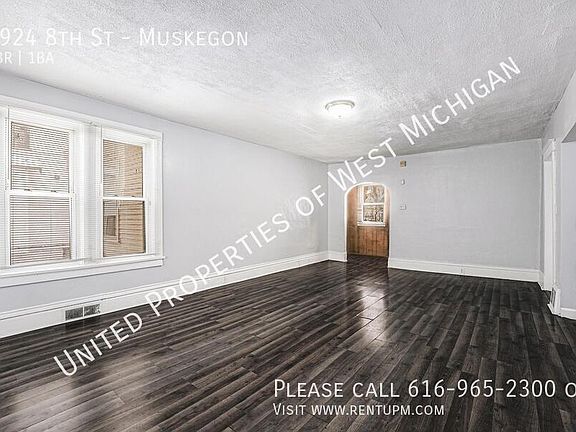 4th image of 2924 8th St