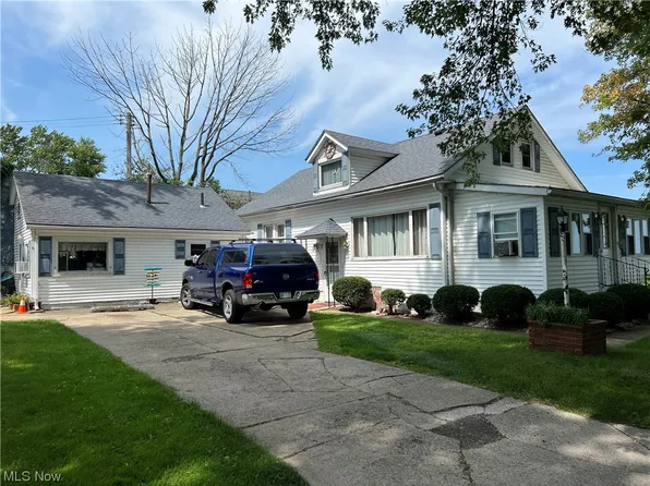 7 Angela Dr, Conneaut, OH 44030