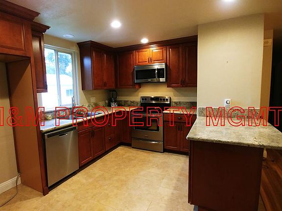 10739 Segovia Way Kitchen