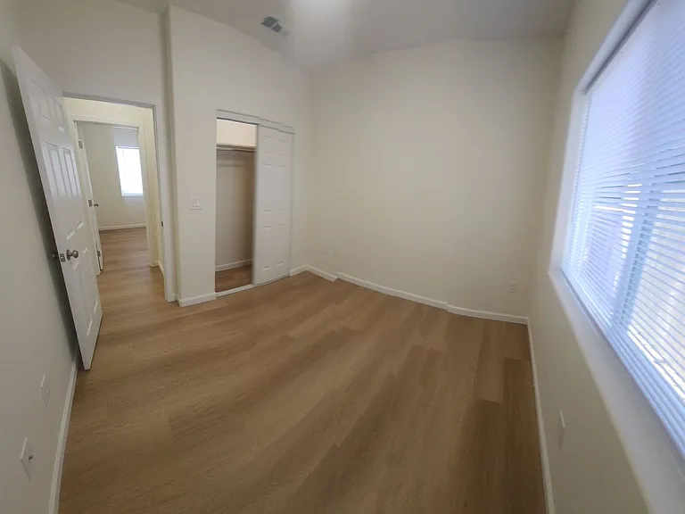 550-554 556 Foothill Blvd — Photo 87