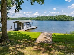 150 E Cove Dr, Macon, NC 27551