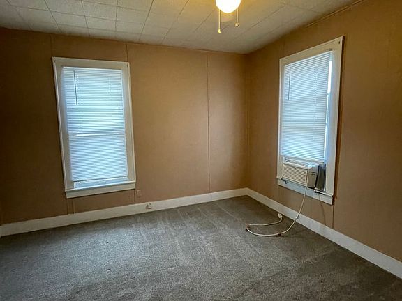 2nd image of 1125 Exchange St #3