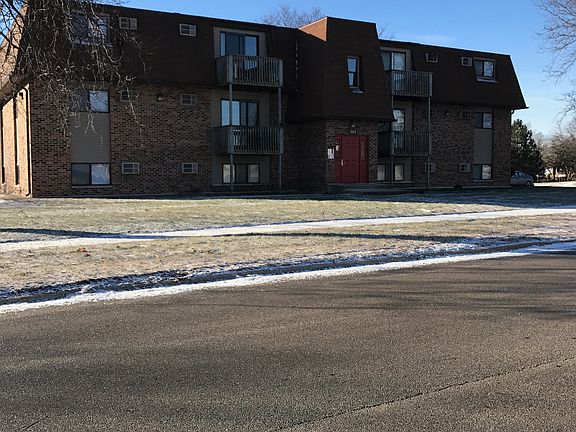 3rd image of 533 Parkview Ln APT 9