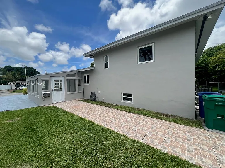 1260 NE 200th Ter — Photo 53