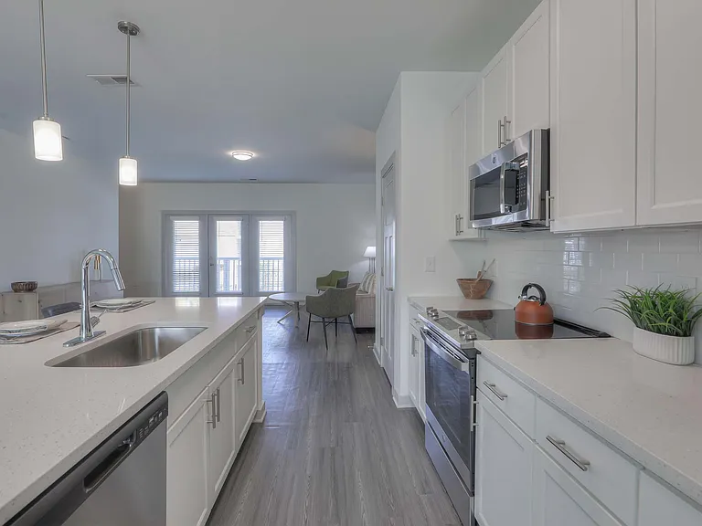 The Flats at Laurel & Pine — Photo 4