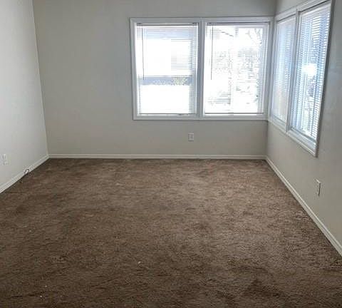 5th image of 4546 N Lakewood Blvd