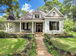 320 N Kansas Ave, League City, TX 77573