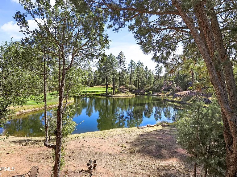2609 E Pine Island Ln — Photo 4