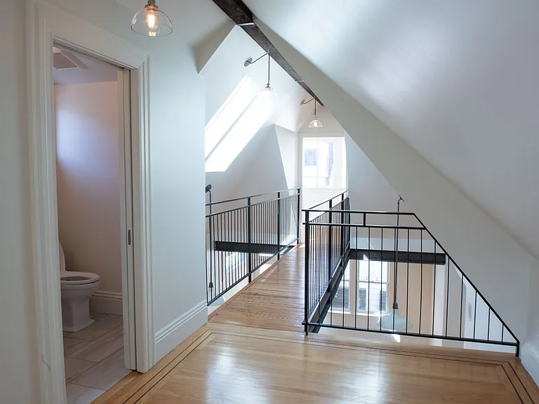 1045 Sanchez St — Photo 12