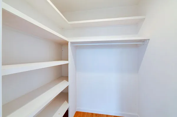 Rented by MNS Marketing | media 7