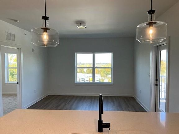 4th image of 1540 Lebanon Pike #302