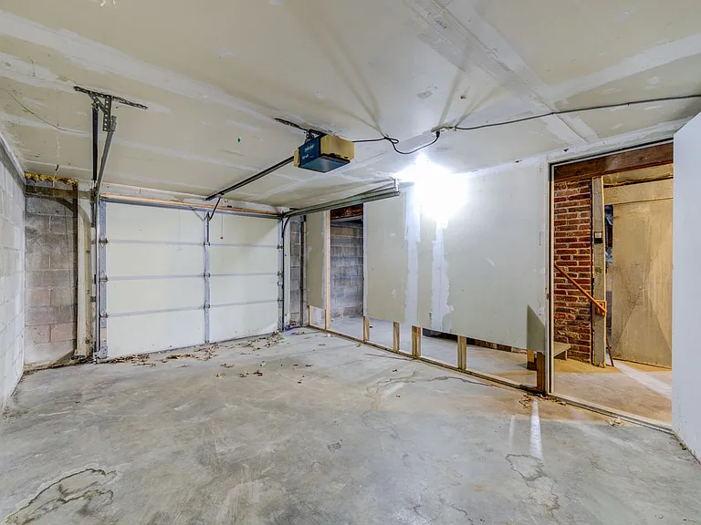 7724 Horatio Dr — Photo 17