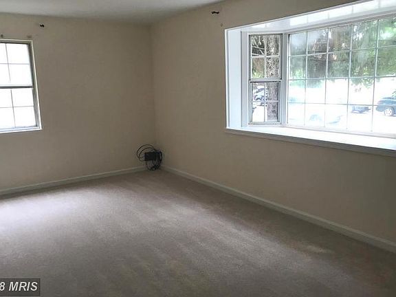 3rd image of 2914 Peyton Randolph Dr APT 102