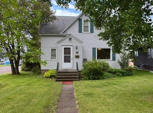 402 10th Ave, Two Harbors, MN 55616