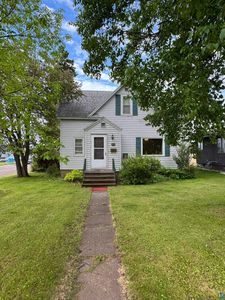 402 10th Ave, Two Harbors, MN, 55616