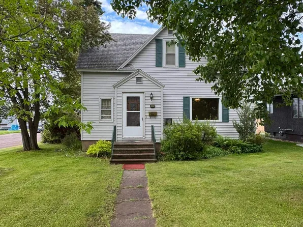 402 10th Ave, Two Harbors, MN 55616
