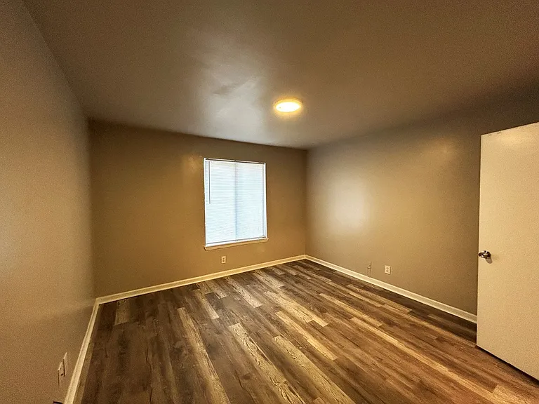 Riverbend Apartments — Photo 21