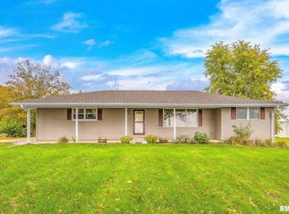 17750 Lake Knolls Rd, Pekin, IL 61554