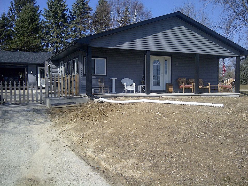 2nd image of 371 Church St