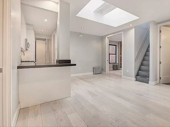 2nd image of 200 Stanton St #5G