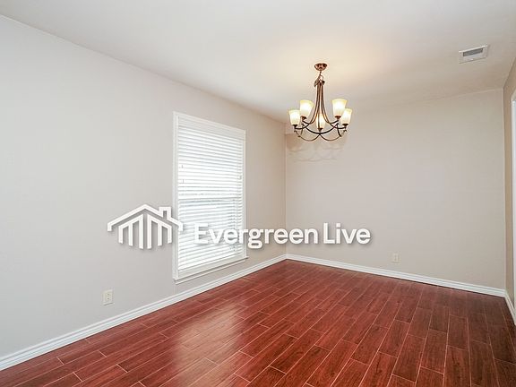 3rd image of 13815 Crested Point