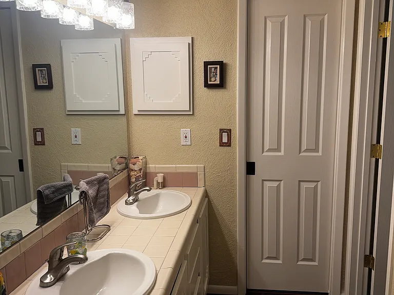 4415 Mountvale Ave NW — Photo 9