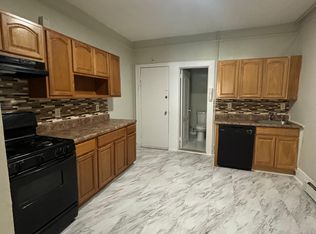 112 Eastern Pkwy #1R, Irvington, NJ 07111