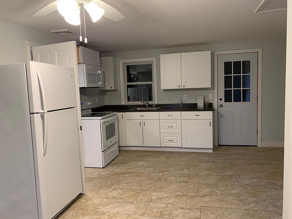 1st image of 18 Travis Ave APT 2