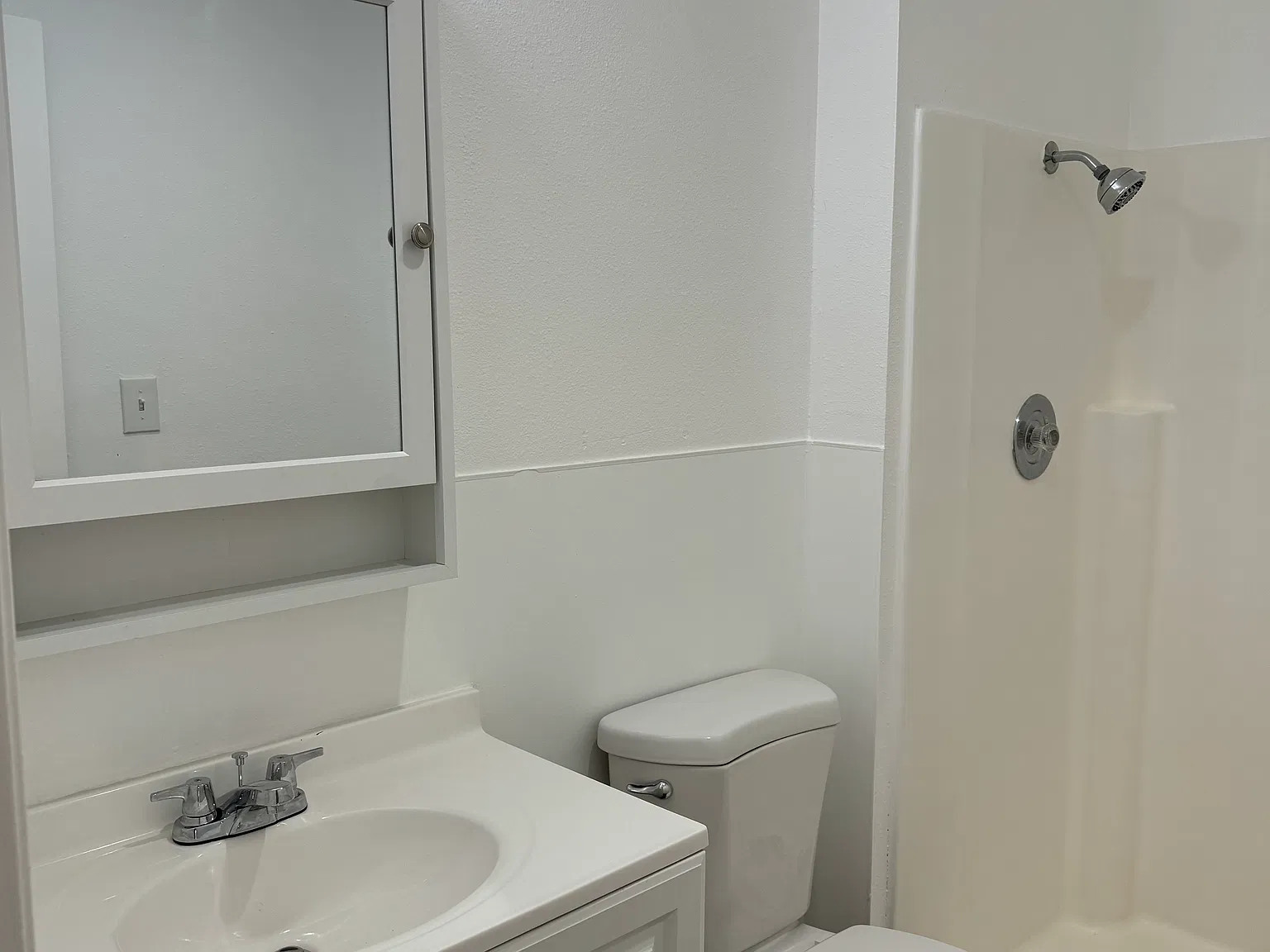 1221 Cushman Ave — Photo 3
