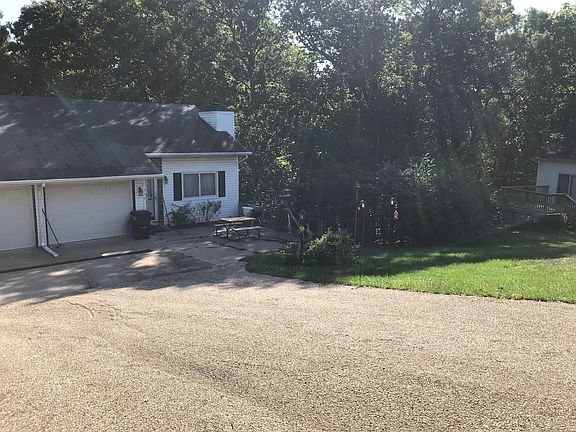 3rd image of 414 416 Currant Dr