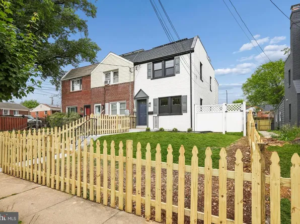 4616 Hanna Pl SE, Washington, DC 20019