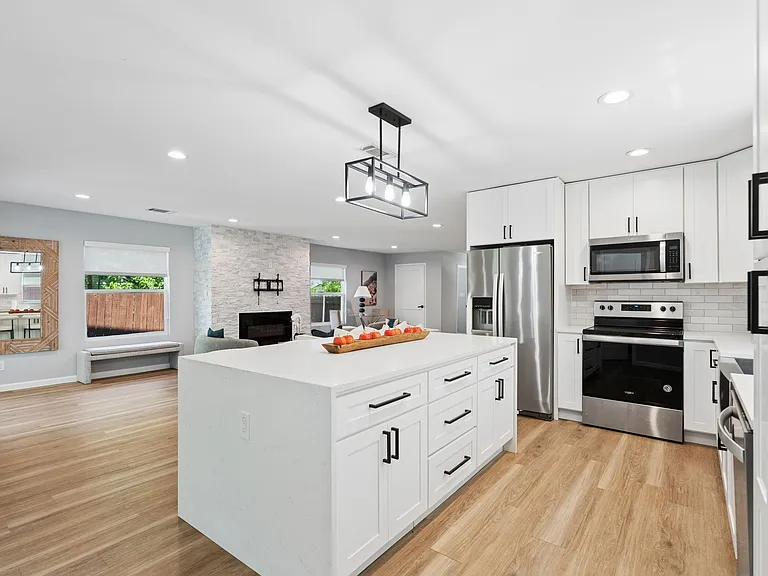 2728 Livingston Ave — Photo 17