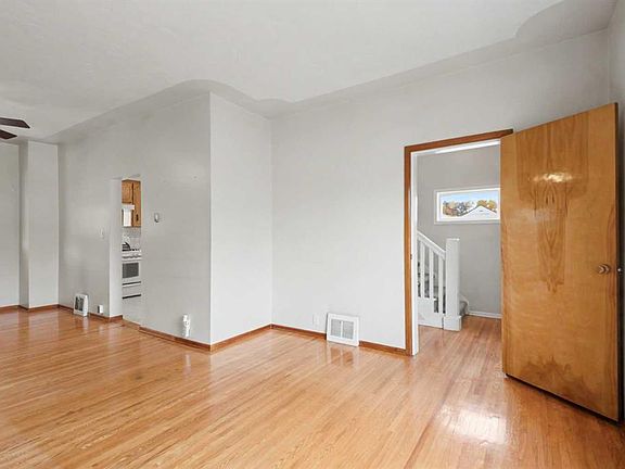 4th image of 1731 N 26th Ave SE