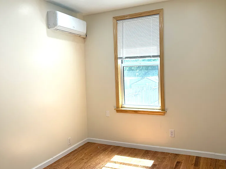 741 Quincy Ave #1 — Photo 11