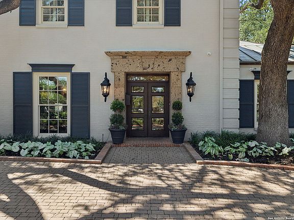 3rd image of 640 Ivy Lane