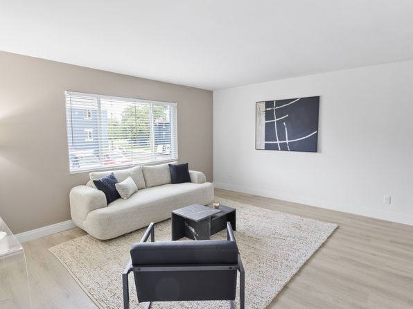 210 W 5th St #6-6-305