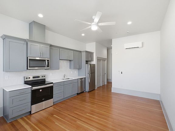 3rd image of 455 Court St NE #206