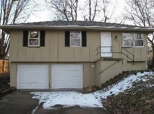 15301 E 48th Trl, Kansas City, MO 64136