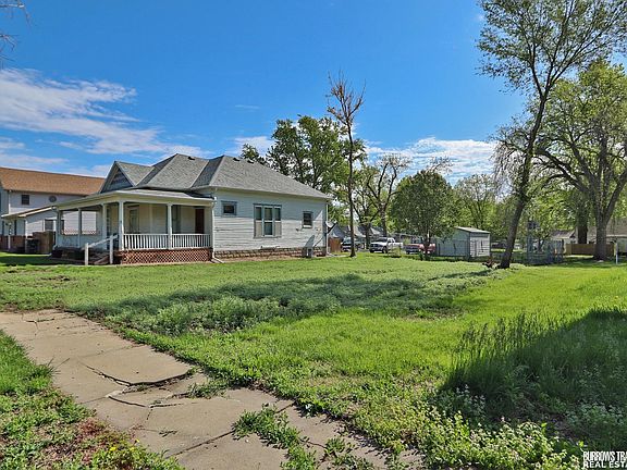 4th image of 216 S 11th St