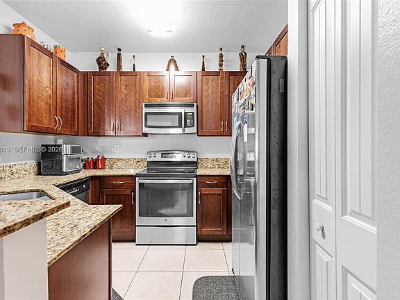 4th image of 14061 SW 276th St