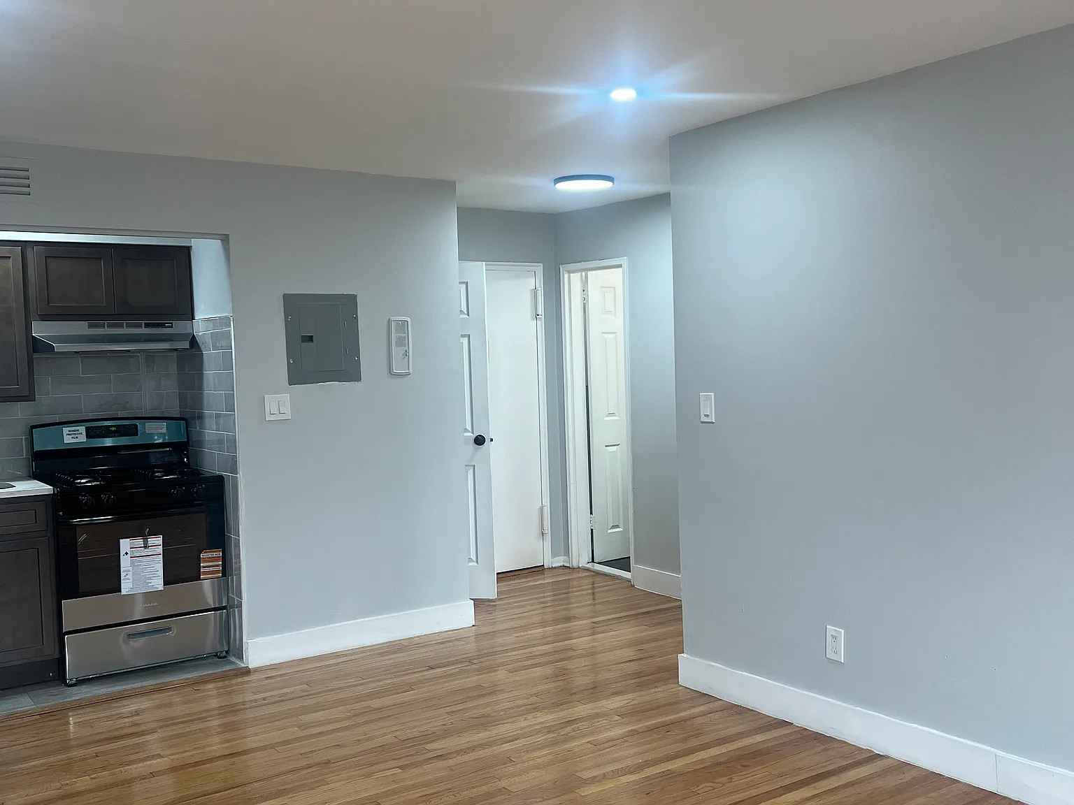 516 S Cherry St — Photo 2