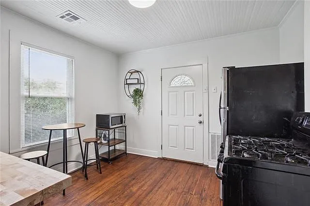 1029 Dolhonde St — Photo 10