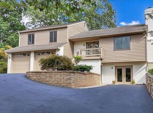 1924 McVitty Rd, Salem, VA 24153