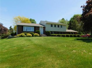 900 Middle Rd, Rush, NY 14543