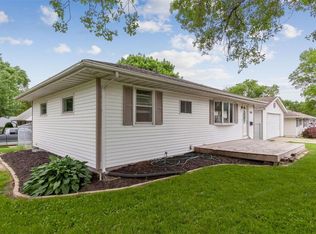 1180 Longview Dr, Marion, IA 52302