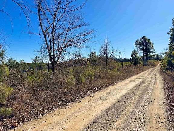 3rd image of 952 Tarter Hill Rd