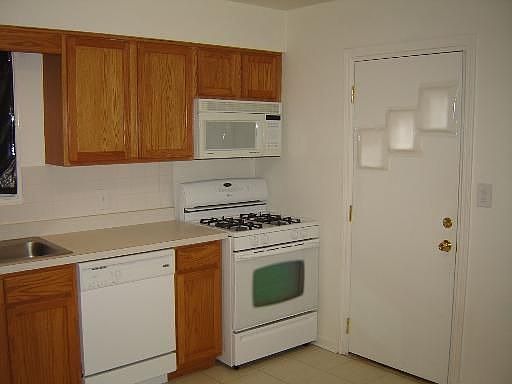 2nd image of 451 S Elmhurst Rd