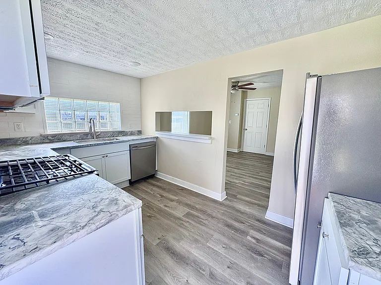 5614 S Main St #3 — Photo 5