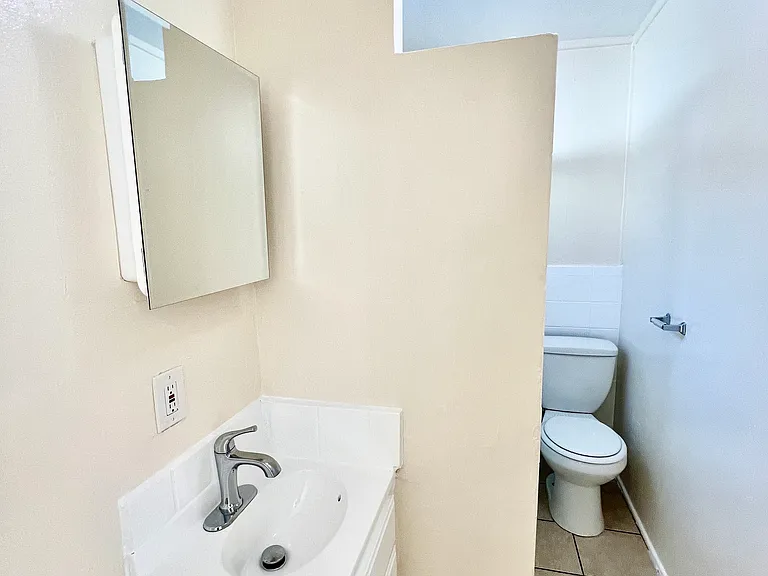 721 Flint Ave — Photo 17