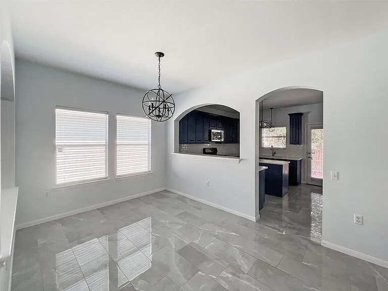 3917 Bronco Bend Loop — Photo 6